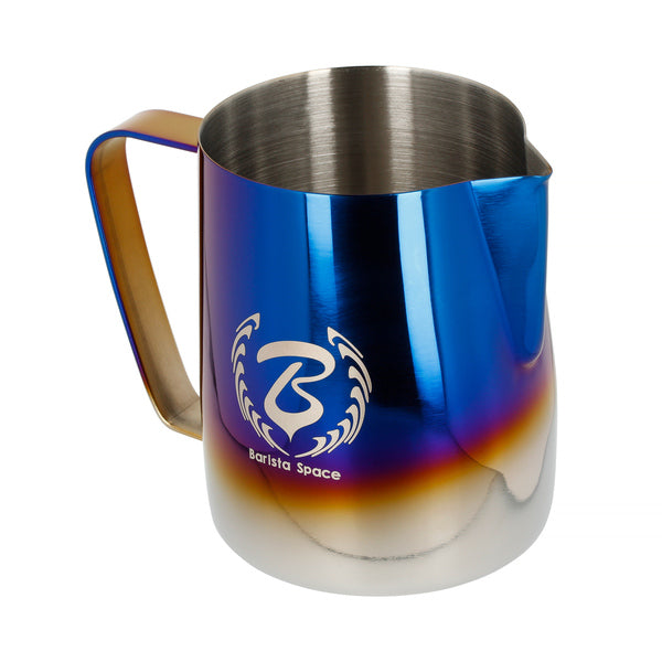 Barista Space - 600 ml Titanium Half Blue Mælkekande
