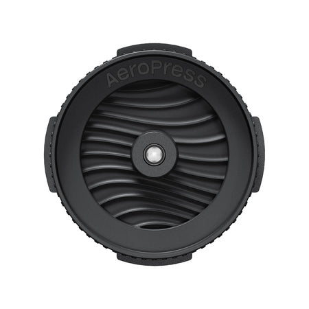AeroPress Flow Control Filter Cap i sort med trykaktiveret ventil til AeroPress i standardstørrelse