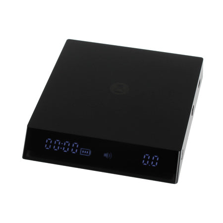 Timemore Black Mirror Nano i farven sort med tydelig visning af kaffevægtens display