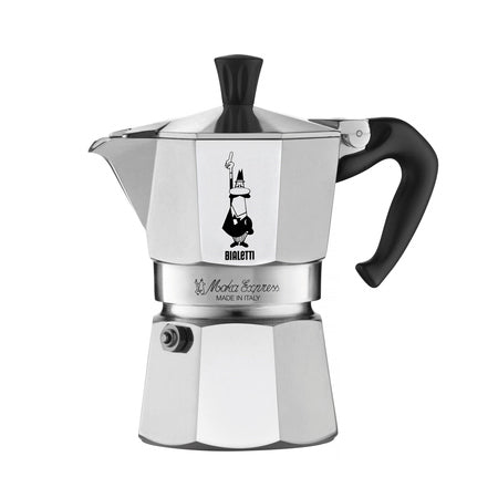 Nærbillede af Bialetti Moka Express espressokande med sort håndtag og logo